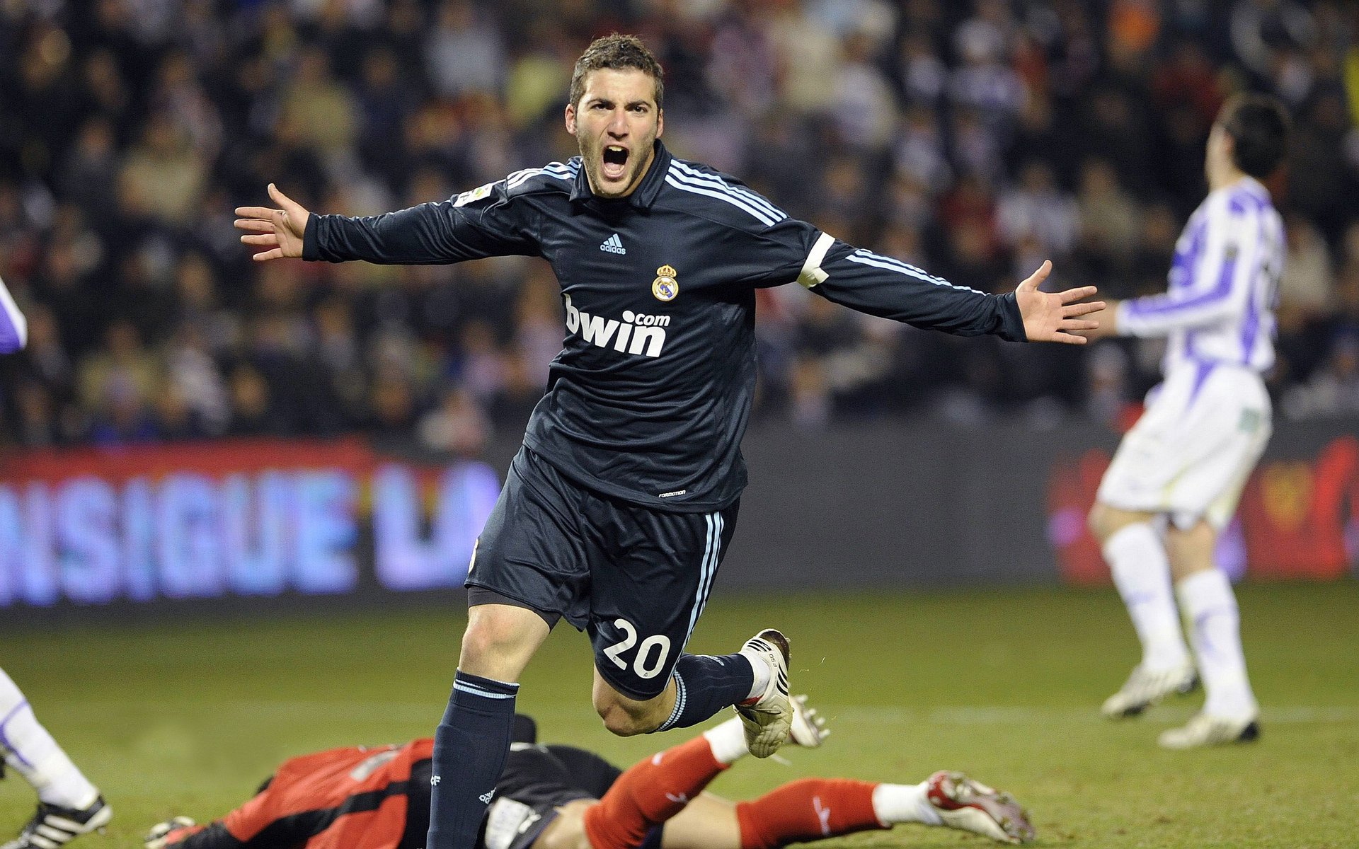 萨卡闪耀欧战舞台，皇家社会逆转挪威展现王者风范